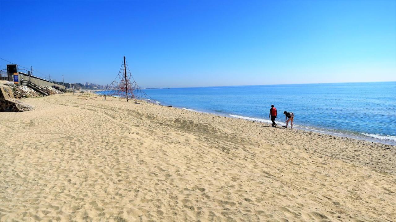 Claire Seaview & Beach-Apartment Montgat Esterno foto