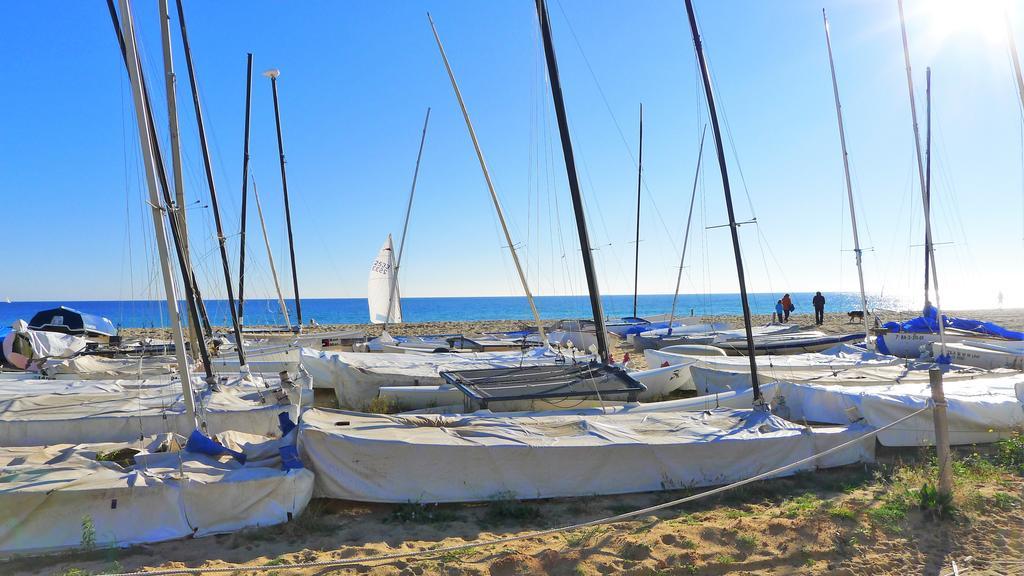 Claire Seaview & Beach-Apartment Montgat Esterno foto