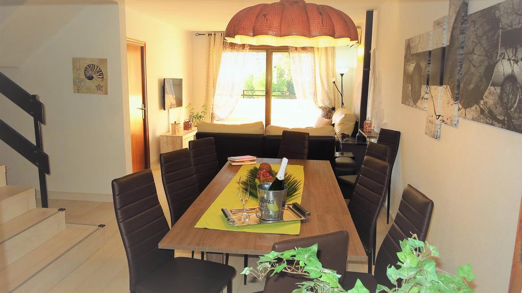 Claire Seaview & Beach-Apartment Montgat Esterno foto