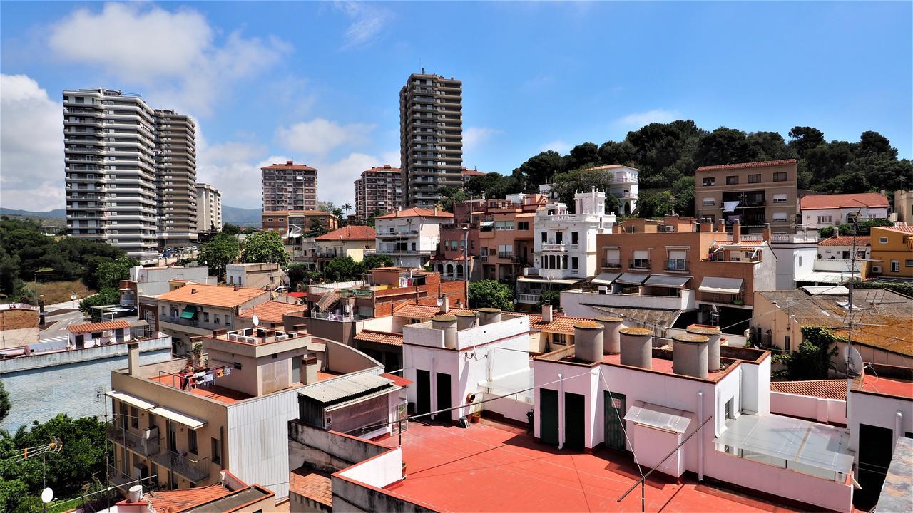 Claire Seaview & Beach-Apartment Montgat Esterno foto