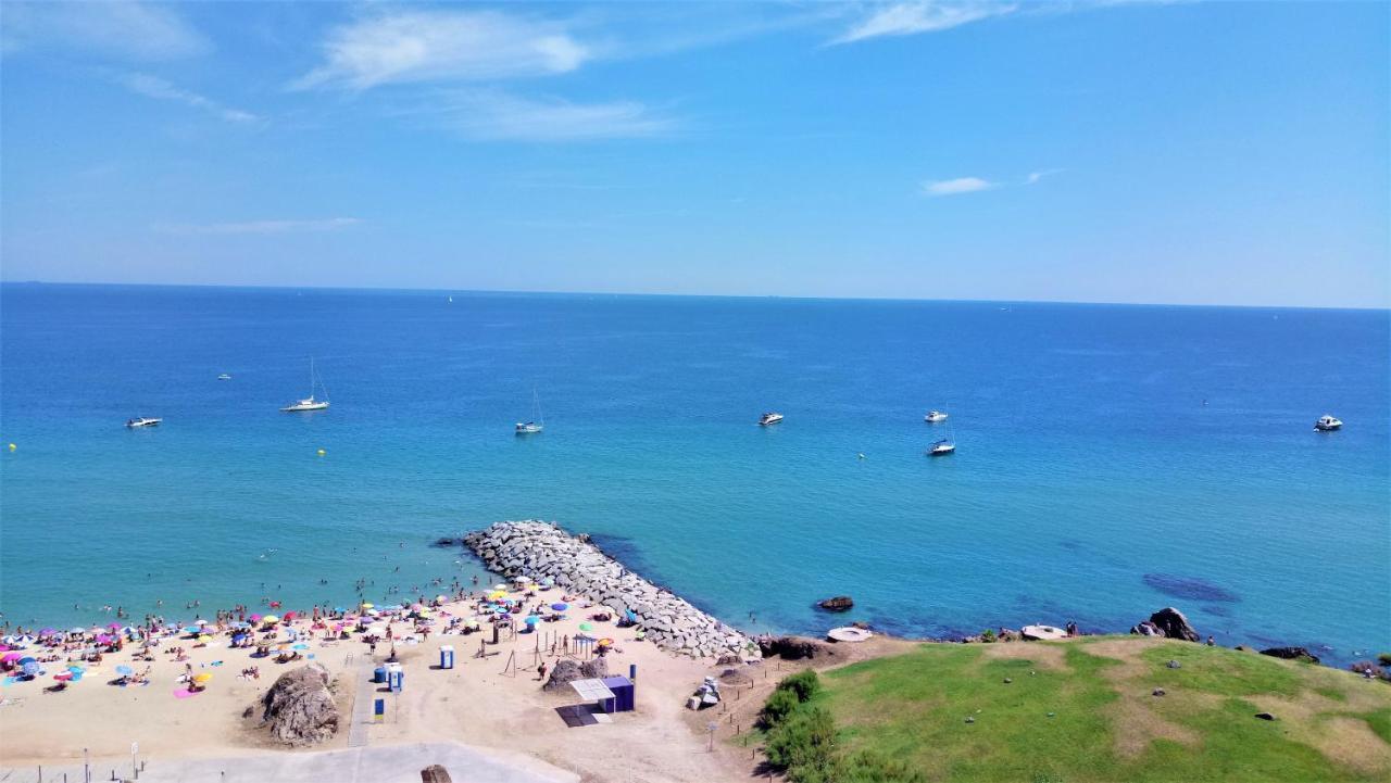Claire Seaview & Beach-Apartment Montgat Esterno foto