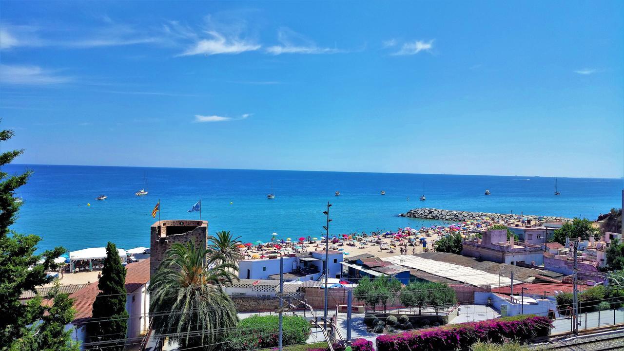 Claire Seaview & Beach-Apartment Montgat Esterno foto