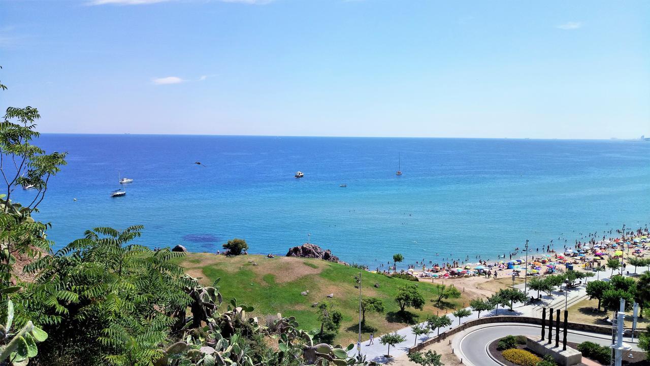 Claire Seaview & Beach-Apartment Montgat Esterno foto
