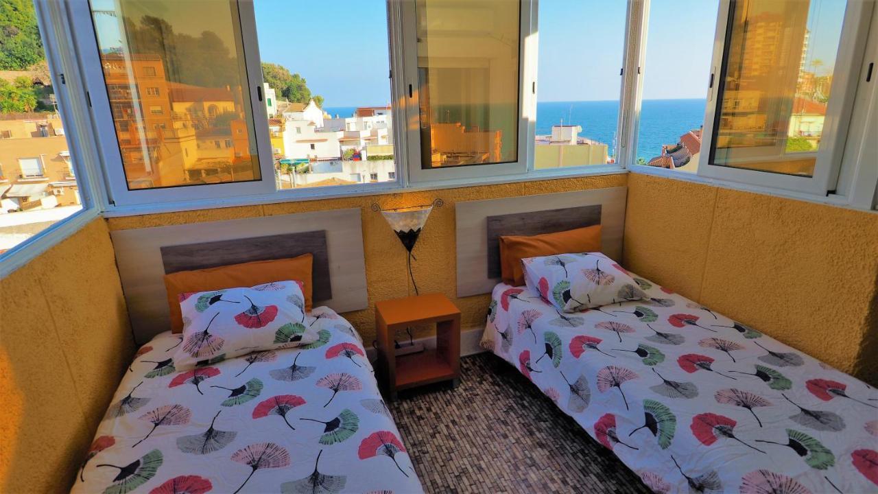 Claire Seaview & Beach-Apartment Montgat Esterno foto