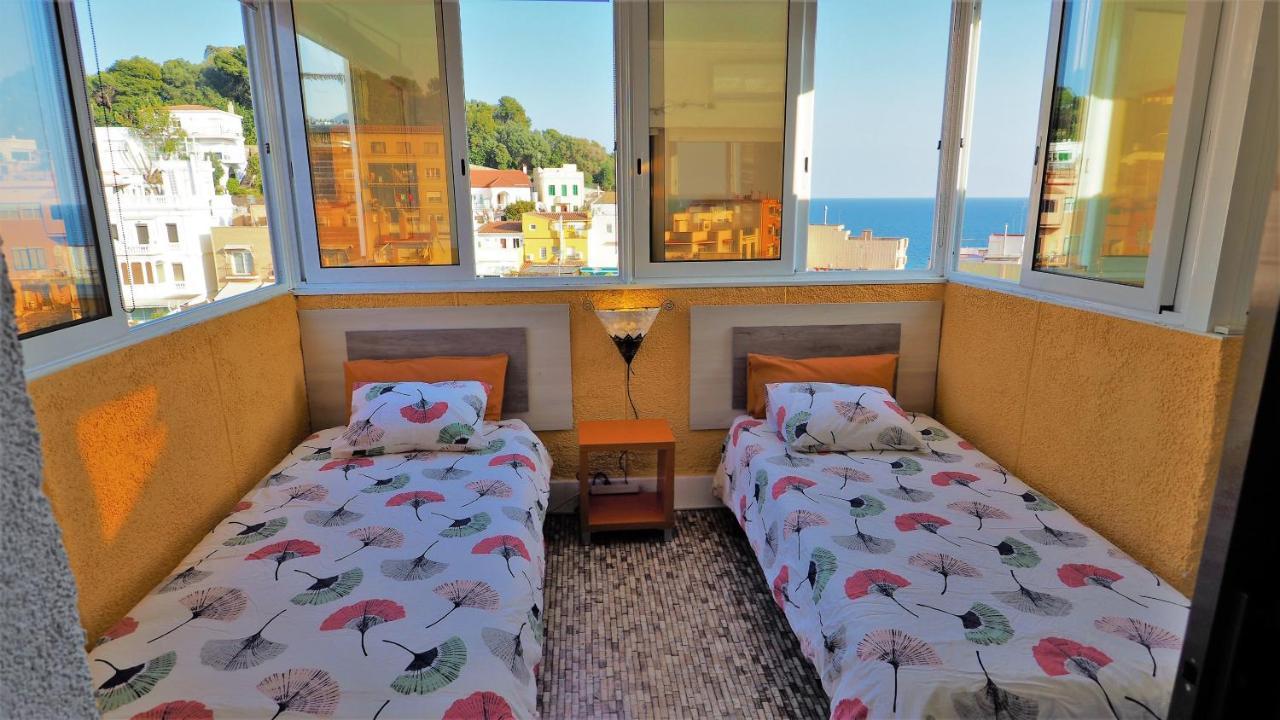 Claire Seaview & Beach-Apartment Montgat Esterno foto
